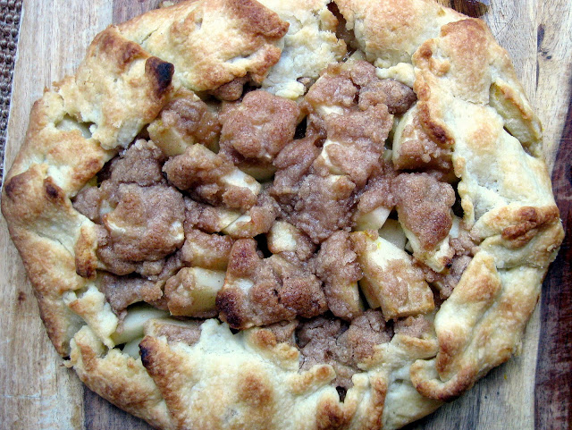 Rustic Apple Crostata | A Hint of Honey